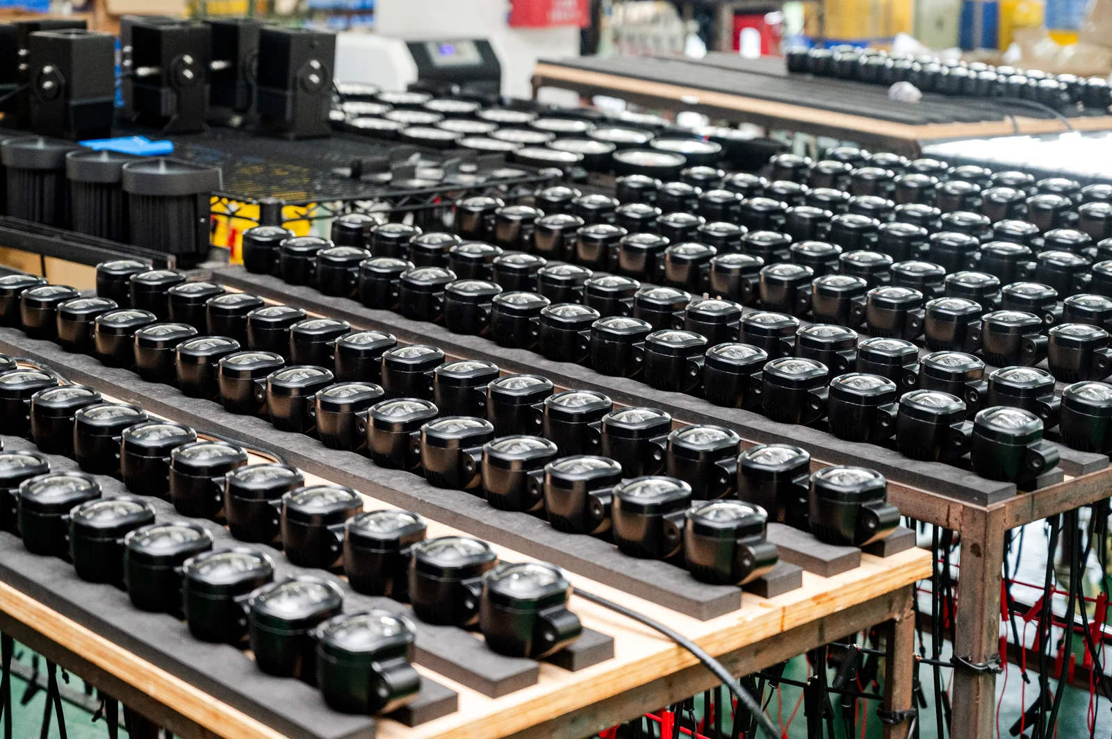 LED work lights batch testing on XRLL workbench